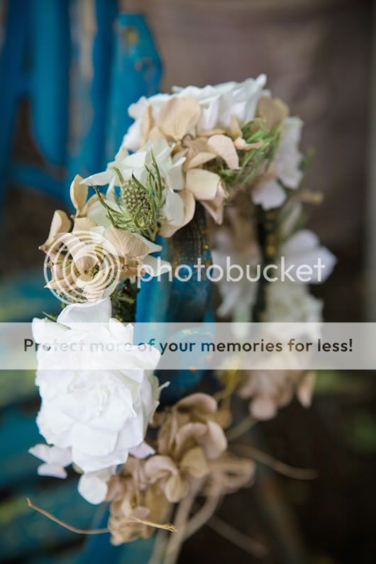 Coronas de flores para novias y damitas {Fotos: Elia Sills para The Workshop Flores}